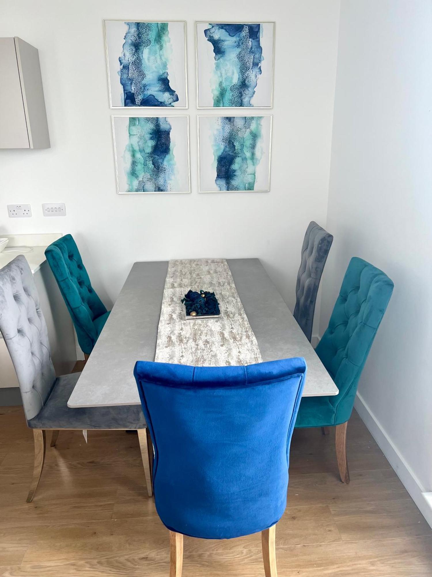 Spacious Urban Gem Apartment With Parking Bracknell Kültér fotó